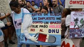 Protestas contra la ley ómnibus en Argentina