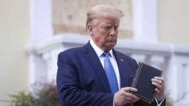 El nuevo negocio de Trump: vende biblias a 60 dólares por Semana Santa