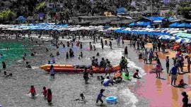 Semana Santa revive turismo en Acapulco, pese a estragos de Otis