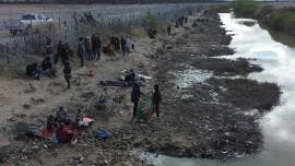 Migrantes en Río Bravo