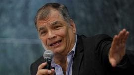 Ministra de Ecuador denuncia por traición a la patria a Rafael Correa
