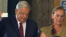 AMLO vota Gutierrez Muller Antiguo Palacio Arzobispado