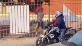 Rocían gasolina e intentan quemar urnas en primaria Bicentenario