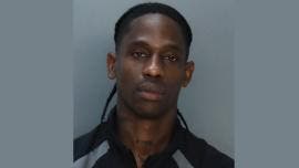 Travis Scott es arrestado por allanamiento en Miami