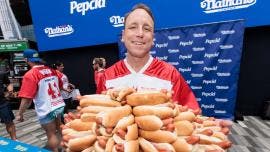 Rey hot dog vetado Nathans Impossible Foods