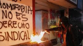 sindicato Infonavit bandera LGBTIQ vandalizan