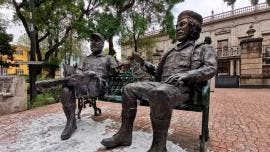 Estatuas de Fidel Castro y Che Guevara en la Tabacalera