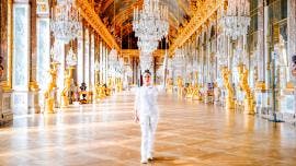 Salma Hayek en el Palacio de Versalles