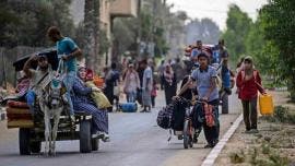 Israel ordena evacuaciones en el centro de Gaza y reduce al mínimo la zona humanitaria