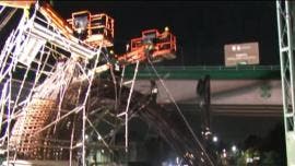 Trolebus Elevado colapsa estructura