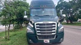 Joven intoxicado roba tráiler en periférico de Mérida para conducirlo