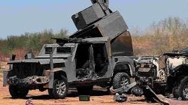 Narcos usan autos 'monstruo' para luchar en la frontera México-EU