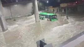 (videos) Lluvias en Nuevo León dejan tres muertos e inundaciones 