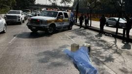 (video) Hombre salta de puente en Circuito Interior