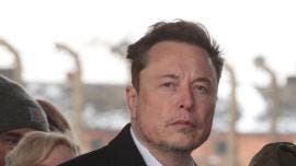 hija trans Elon Musk exiliarse EU Trump