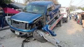 Hombre arrolla a cinco personas en mercado rodante de Monterrey