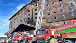 69 muertos incendio hotel Turquia