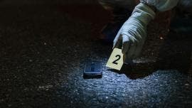 Asesinan a balazos a una mujer frente a sus hijos en Monterrey 