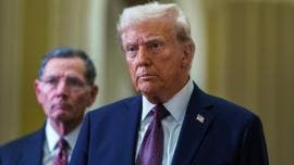 Trump firma orden no acumular arancel mismo producto