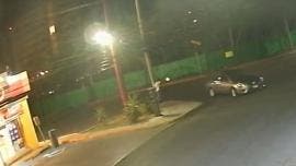 Cliente muere al intentar huir de asalto en tienda de conveniencia en Monterrey
