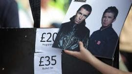 Con los Gallagher regresa la 'Oasismanía' e invade a Cardiff