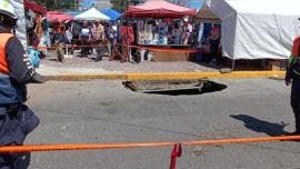 Se abre socavón en Avenida Las Torres, es el tercero en un mes