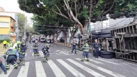 vuelca camion basura San Antonio Abad colonia Obrera