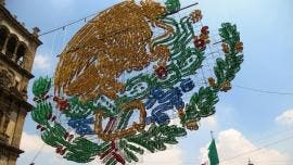 adornos patrios zocalo