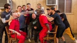 'Jackass Forever': animales salvajes