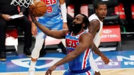James Harden debuta en Nets con un histórico triple-doble