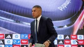 Los médicos del Real Madrid decidieron no operarle la nariz a Mbappé