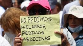 marchan CDMX exigen medicinas Sheinbaum