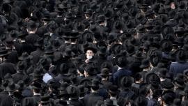 Miles de ultraortodoxos violan el confinamiento