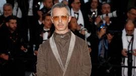  Jeremy Strong