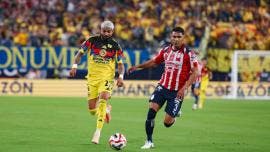 Durante el primer tiempo, el Rebaño mantuvo la ventaja mínima, aunque el América tuvo oportunidades claras. 