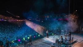 CORONA CAPITAL SUMA NUEVAS BANDAS