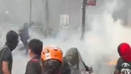 explota artefacto marcha 68 CDMX policias.jpg