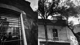 Figura de una anciana misteriosa con vestimenta antigua y un quinqué en la mano, caminando por un callejón oscuro que evoca la leyenda de la mujer sin rostro en Iztapalapa.