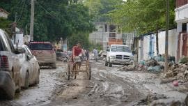 van 82 muertos lluvias Mexico.jpg