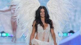 Victoria’s Secret 2025: El único lugar donde las alas son más grandes que los egos