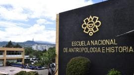 En imágenes difundidas en redes sociales se observa el despliegue del personal de emergencia y las cintas de restricción colocadas en los acceso