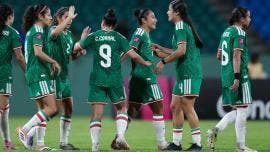  La figura del encuentro fue Charlyn Corral, quien anotó siete goles.