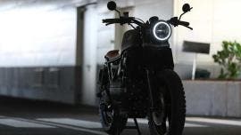 Tras verificar la información, los policías interceptaron al sujeto señalado, también de 24 años, quien no pudo acreditar la propiedad de la motocicleta. 