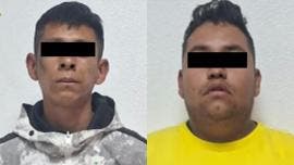 Tras una revisión preventiva, se les aseguraron tres armas de fuego con cargadores, cinco cartuchos útiles, 100 dosis de marihuana y una bolsa con aproximadamente 35 gramos de crystal.