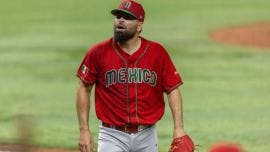 El gerente general del Escogido, Carlos Peña, destacó la experiencia y solidez del derecho mexicano, subrayando que su llegada fortalece de inmediato la rotación abridora.