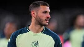 Santi Giménez podría ser operado del tobillo 