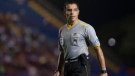 El caso se originó en 2023, cuando su ex pareja, Alva Neri Hernández, lo denunció por violencia intrafamiliar, en las modalidades de violencia física y psico-emocional.