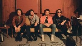 Arctic Monkeys estrena Opening Night