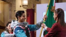Presidenta abandera representantes de México en Olímpicos de Invierno 2026 