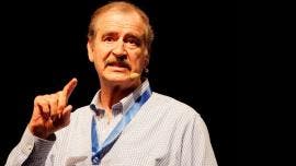 Vicente Fox debuta como comediante en la serie de sketches 'Backdoor'